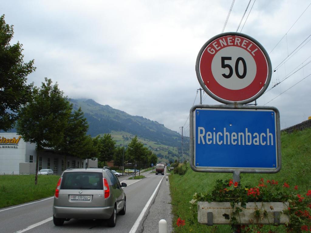 Hotel & Restaurant Bahnhof Reichenbach Reichenbach im Kandertal Exterior photo