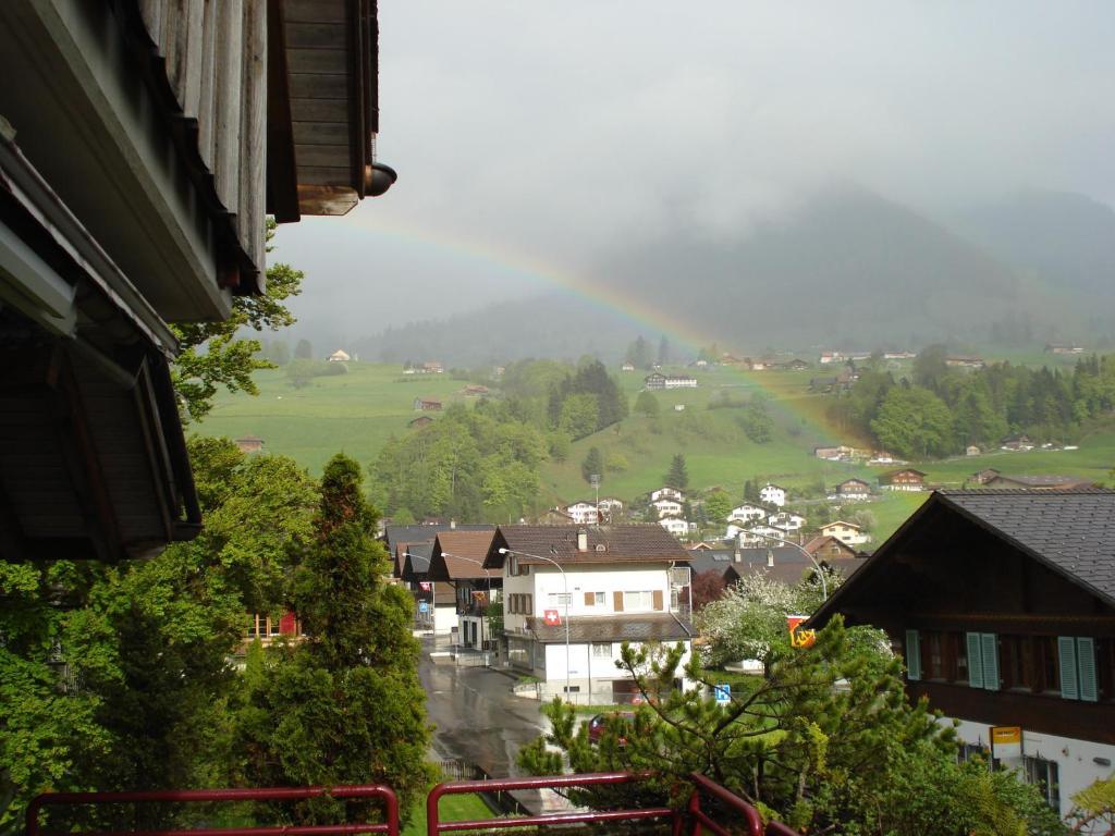 Hotel & Restaurant Bahnhof Reichenbach Reichenbach im Kandertal Exterior photo